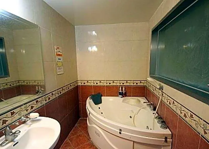 Koreana Hotel 2*