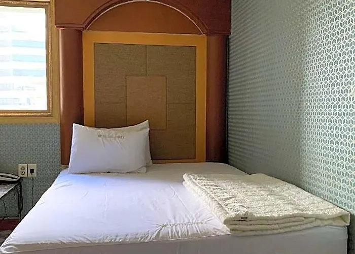 Hotel Koreana 2*